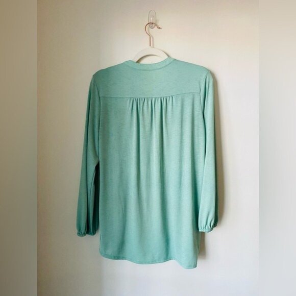 Wonderly Mint Green Pintuck Pleated Long Sleeve Blouse Size PM - Picture 2 of 9